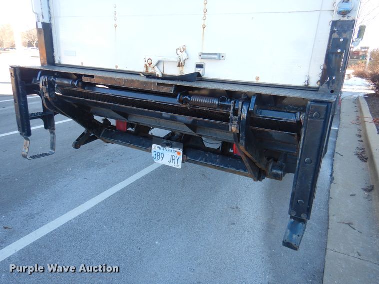 image for item DN2665 1996 International 4700  box truck