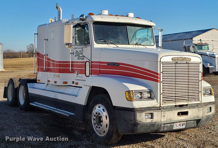 image for item GB9162 1990 Freightliner FLD120  semi truck