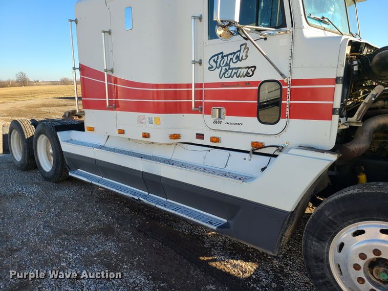 image for item GB9162 1990 Freightliner FLD120  semi truck