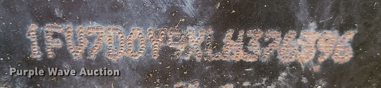 image for item GB9162 1990 Freightliner FLD120  semi truck