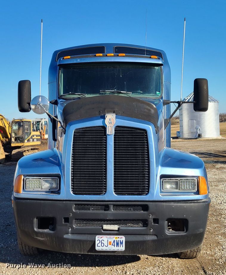 image for item GB9164 1996 Kenworth T600  semi truck