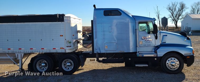 image for item GB9164 1996 Kenworth T600  semi truck