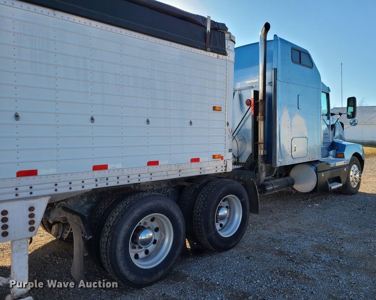 image for item GB9164 1996 Kenworth T600  semi truck