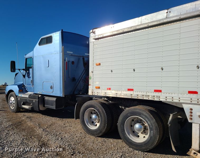 image for item GB9164 1996 Kenworth T600  semi truck