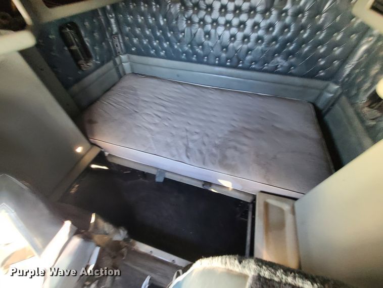 image for item GB9164 1996 Kenworth T600  semi truck