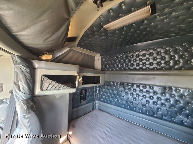 image for item GB9164 1996 Kenworth T600  semi truck