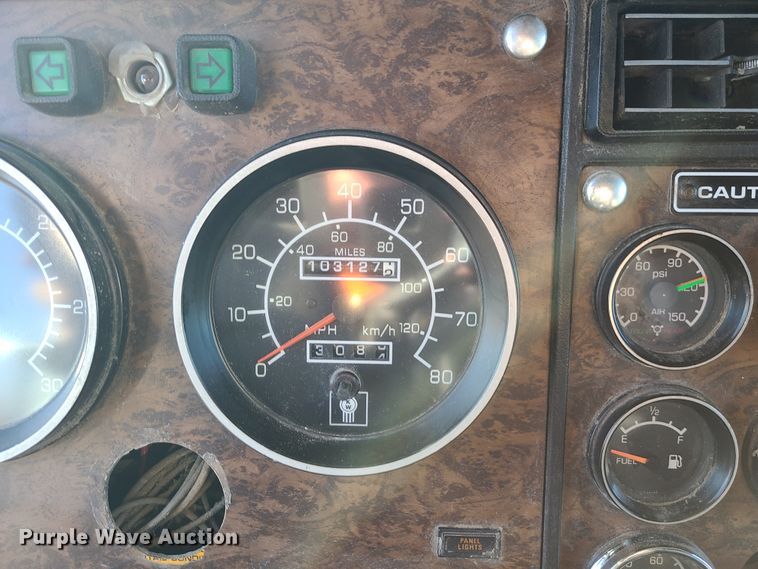 image for item GB9164 1996 Kenworth T600  semi truck