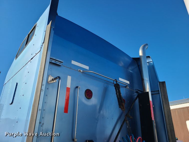 image for item GB9164 1996 Kenworth T600  semi truck