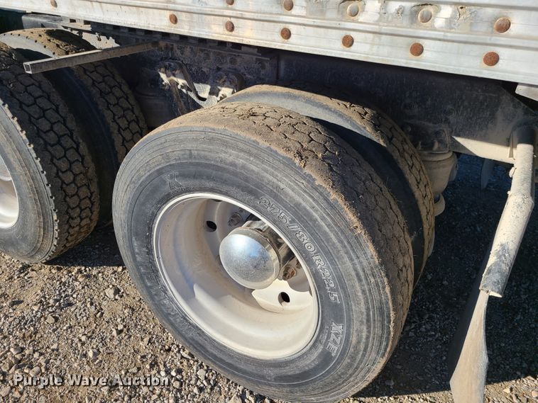 image for item GB9164 1996 Kenworth T600  semi truck