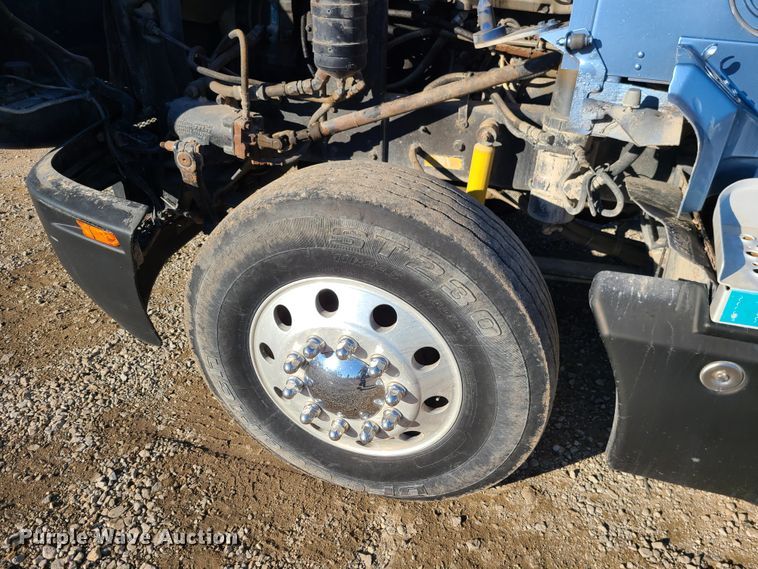 image for item GB9164 1996 Kenworth T600  semi truck