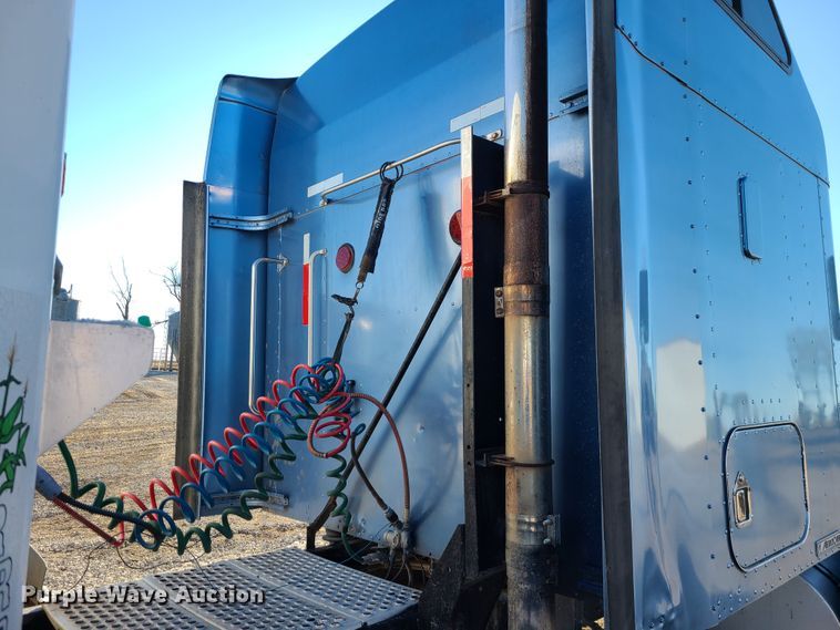 image for item GB9164 1996 Kenworth T600  semi truck