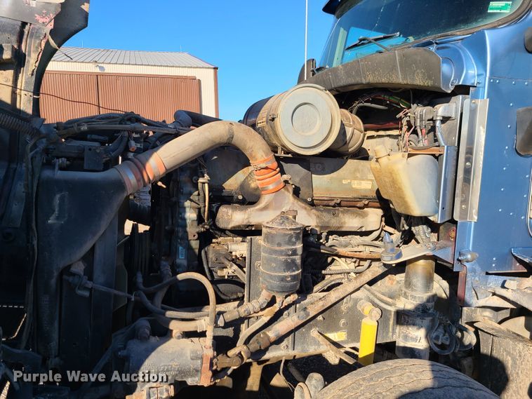 image for item GB9164 1996 Kenworth T600  semi truck