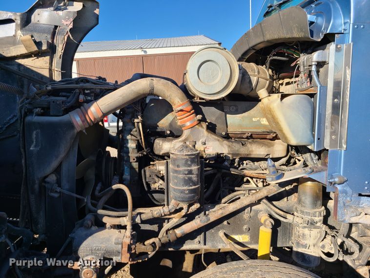 image for item GB9164 1996 Kenworth T600  semi truck