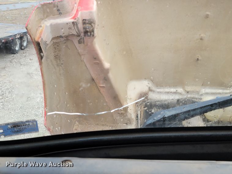 image for item HF9260 1998 Volvo VN  semi truck