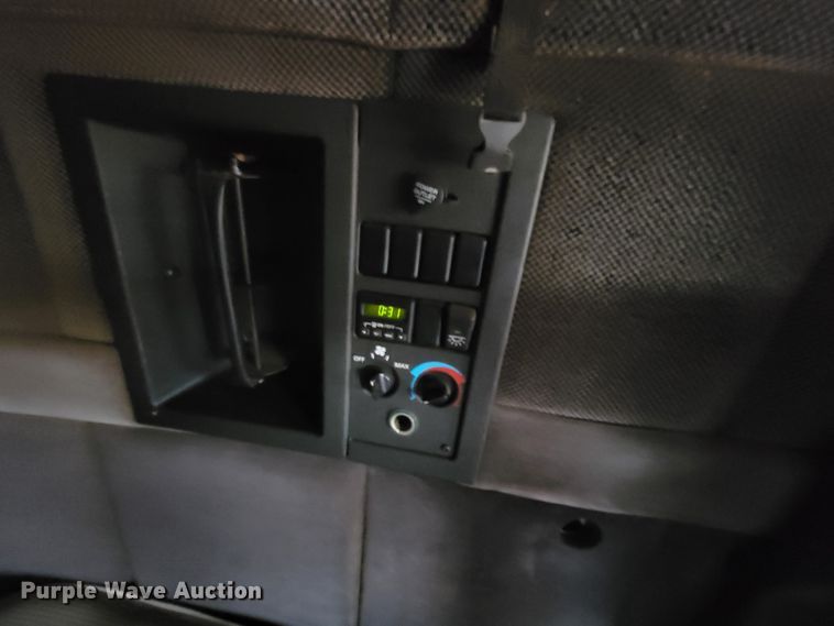 image for item HF9260 1998 Volvo VN  semi truck