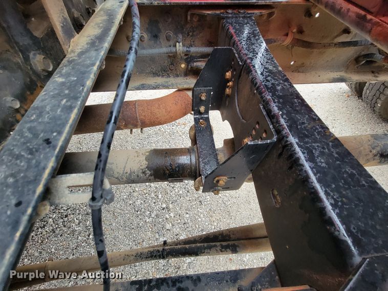 image for item HF9260 1998 Volvo VN  semi truck