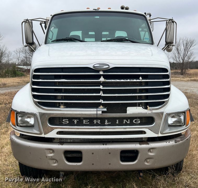 image for item ID9622 2006 Sterling LT9500  roll-off container truck