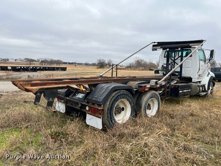 image for item ID9622 2006 Sterling LT9500  roll-off container truck