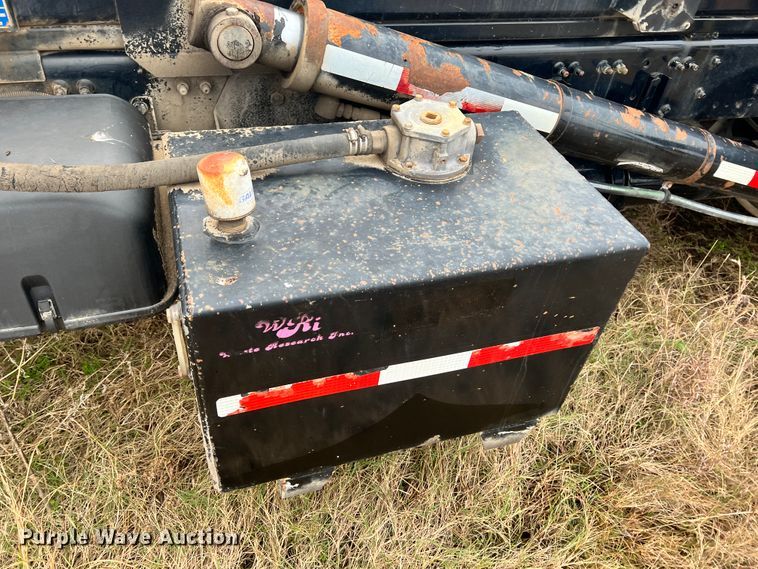 image for item ID9622 2006 Sterling LT9500  roll-off container truck