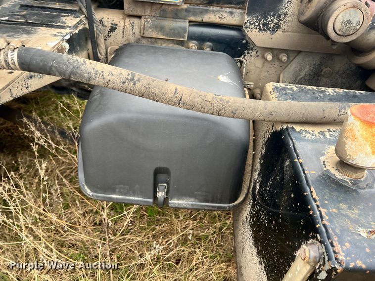 image for item ID9622 2006 Sterling LT9500  roll-off container truck