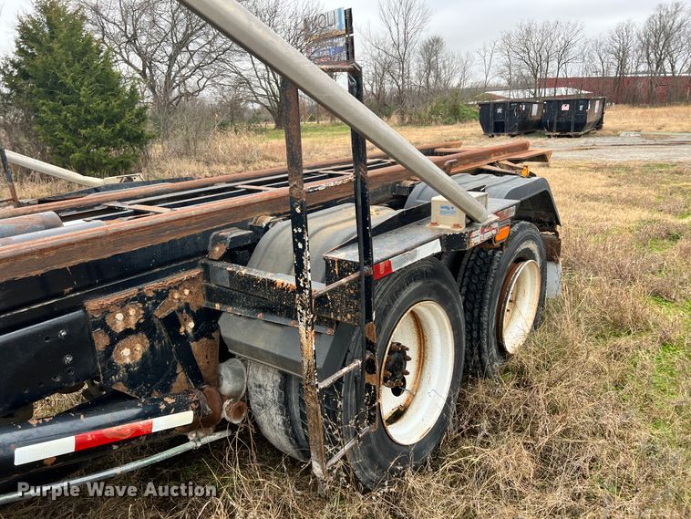 image for item ID9622 2006 Sterling LT9500  roll-off container truck