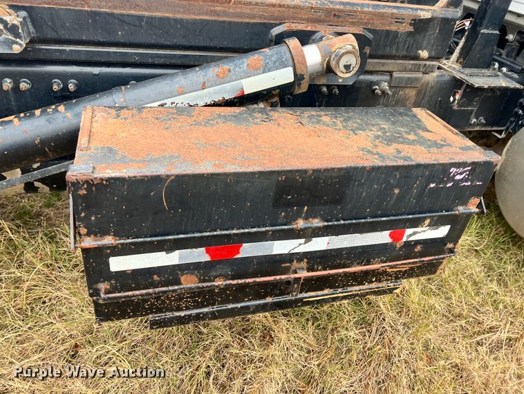 image for item ID9622 2006 Sterling LT9500  roll-off container truck