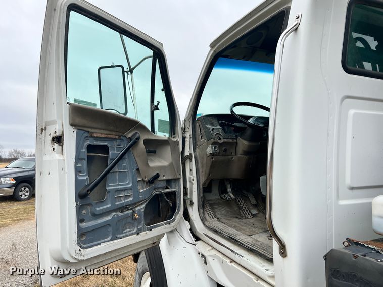 image for item ID9622 2006 Sterling LT9500  roll-off container truck