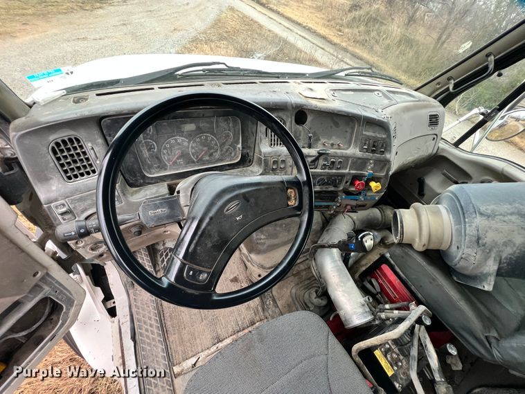 image for item ID9622 2006 Sterling LT9500  roll-off container truck