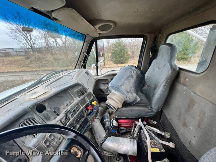 image for item ID9622 2006 Sterling LT9500  roll-off container truck