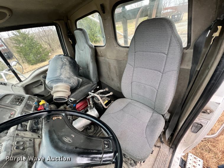 image for item ID9622 2006 Sterling LT9500  roll-off container truck