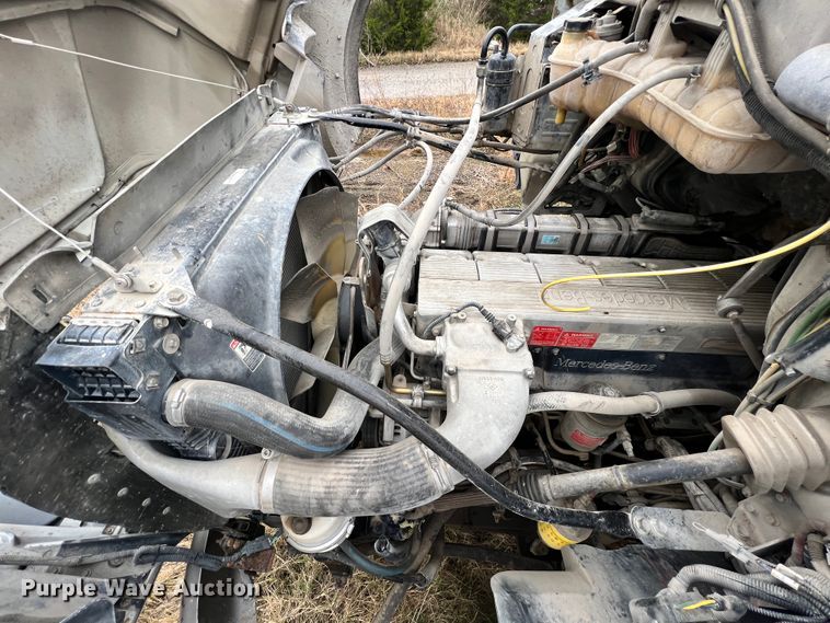 image for item ID9622 2006 Sterling LT9500  roll-off container truck