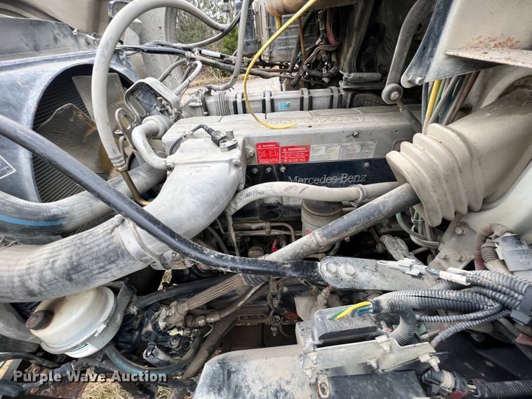 image for item ID9622 2006 Sterling LT9500  roll-off container truck