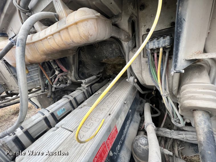 image for item ID9622 2006 Sterling LT9500  roll-off container truck