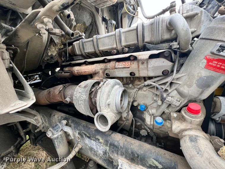 image for item ID9622 2006 Sterling LT9500  roll-off container truck