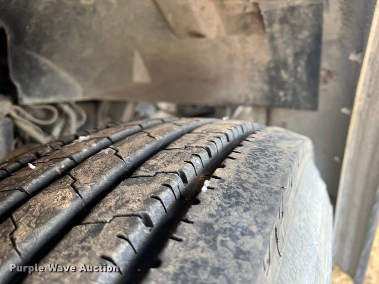 image for item ID9622 2006 Sterling LT9500  roll-off container truck