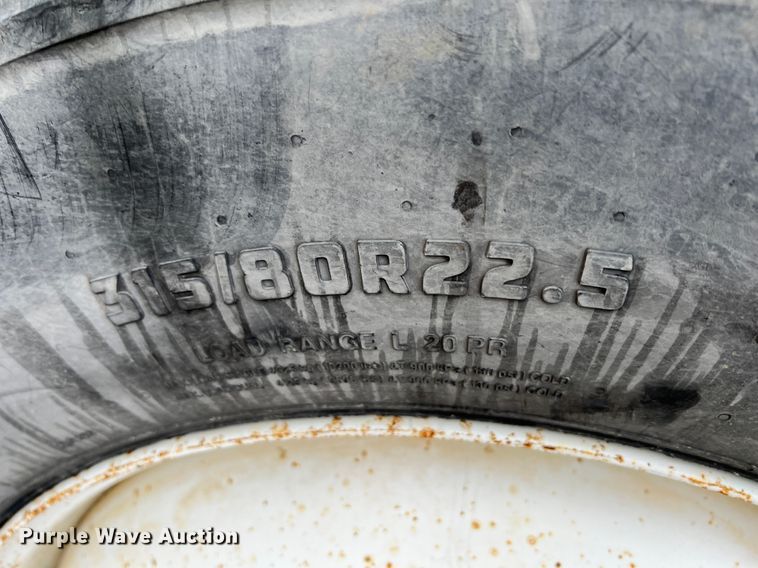 image for item ID9622 2006 Sterling LT9500  roll-off container truck