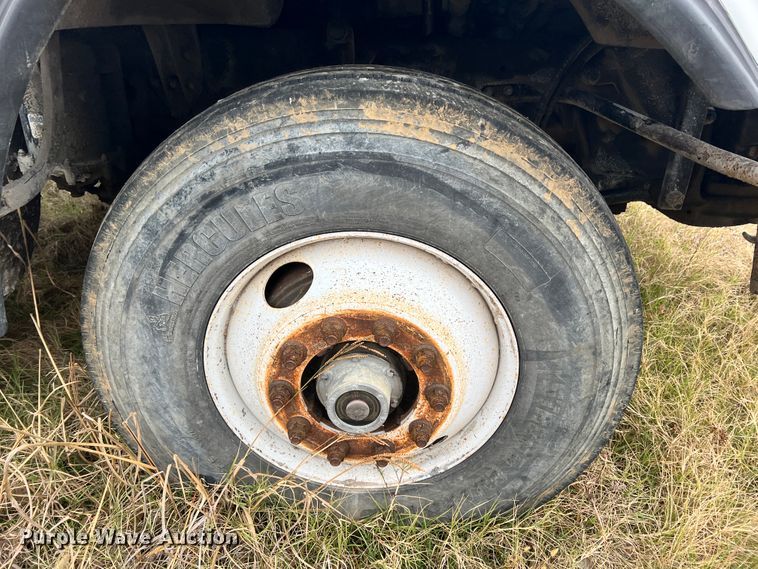 image for item ID9622 2006 Sterling LT9500  roll-off container truck