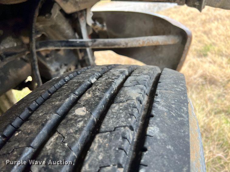 image for item ID9622 2006 Sterling LT9500  roll-off container truck