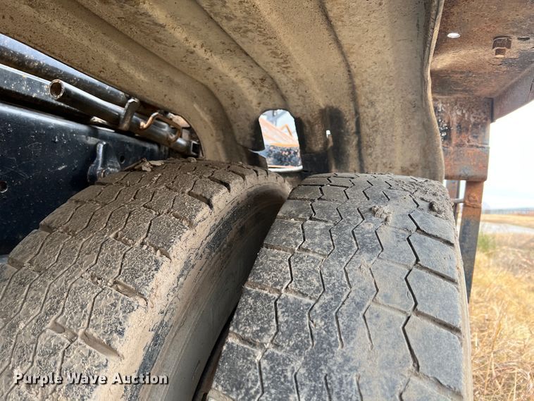 image for item ID9622 2006 Sterling LT9500  roll-off container truck