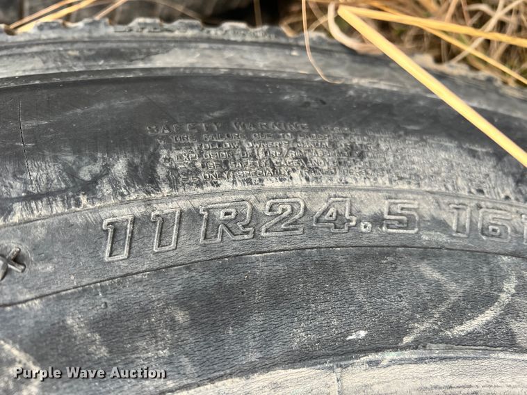 image for item ID9622 2006 Sterling LT9500  roll-off container truck