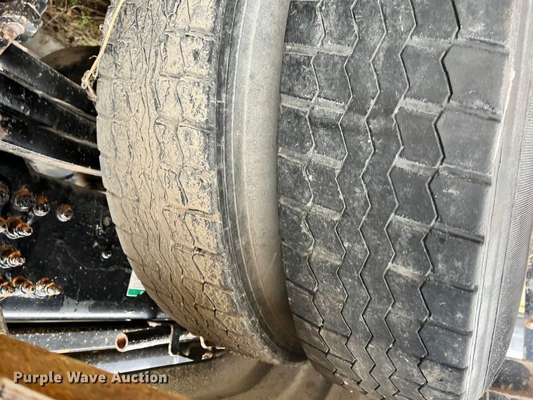 image for item ID9622 2006 Sterling LT9500  roll-off container truck