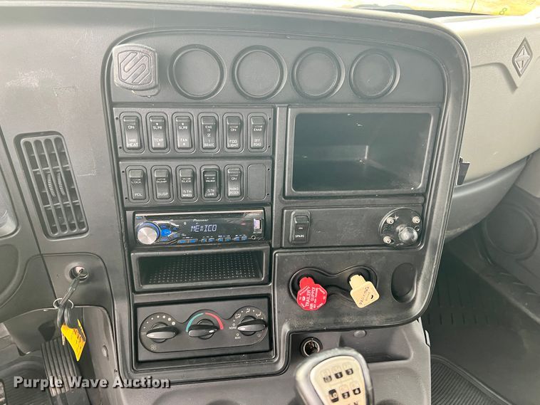 image for item ID9626 2009 International ProStar  semi truck