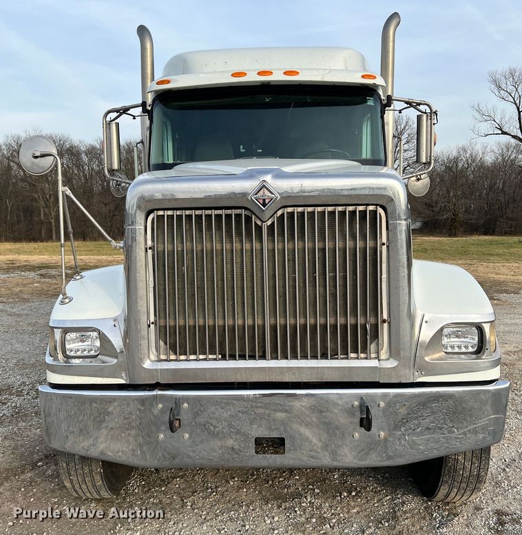 image for item ID9627 2009 International 9900i  semi truck