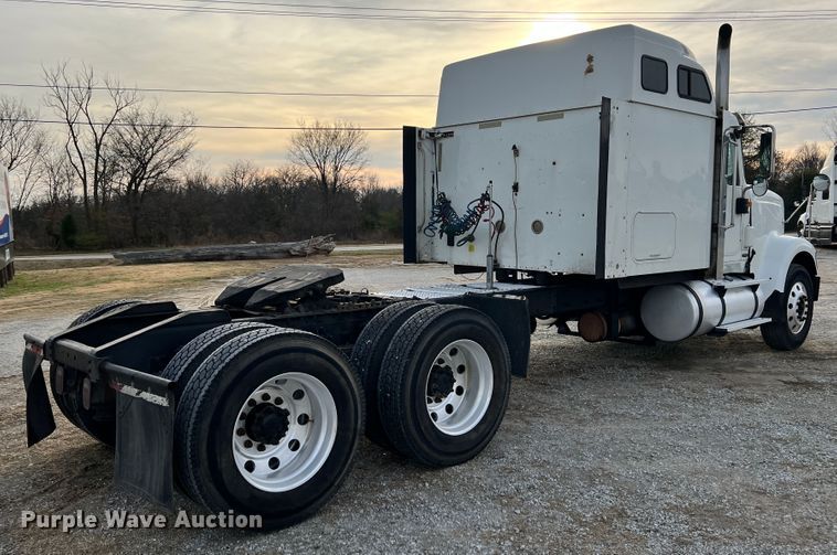 image for item ID9627 2009 International 9900i  semi truck