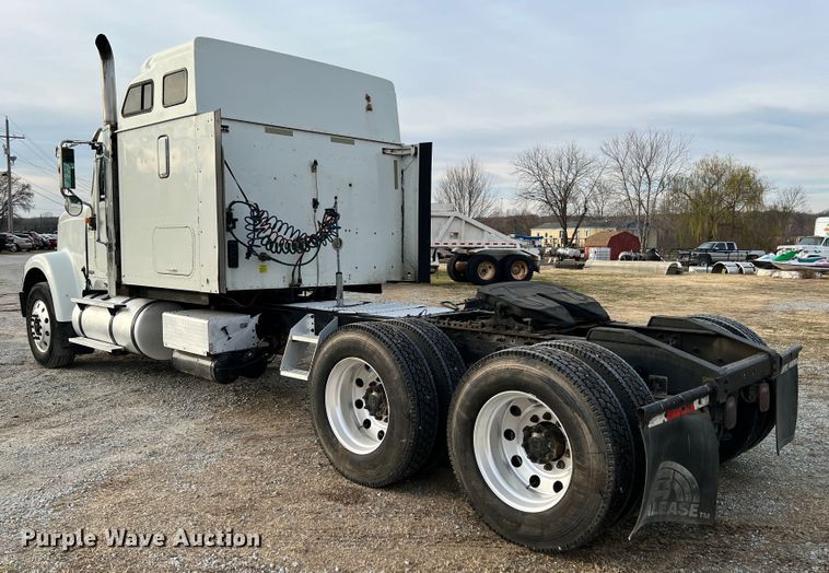 image for item ID9627 2009 International 9900i  semi truck