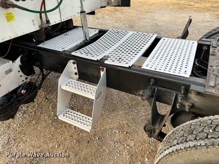 image for item ID9627 2009 International 9900i  semi truck