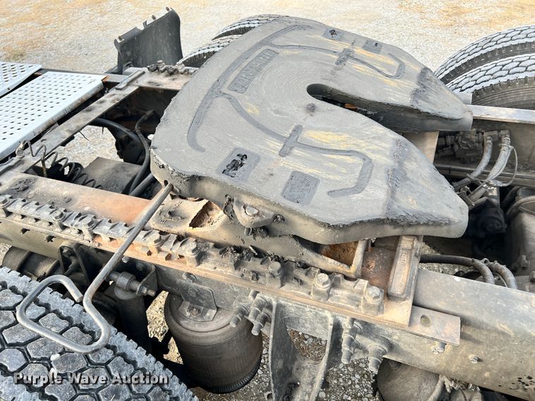 image for item ID9627 2009 International 9900i  semi truck