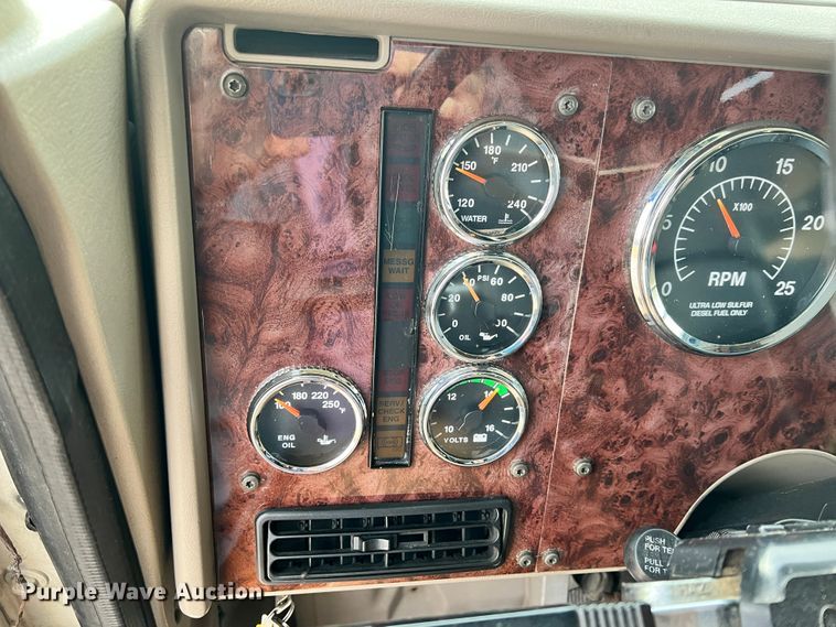 image for item ID9627 2009 International 9900i  semi truck