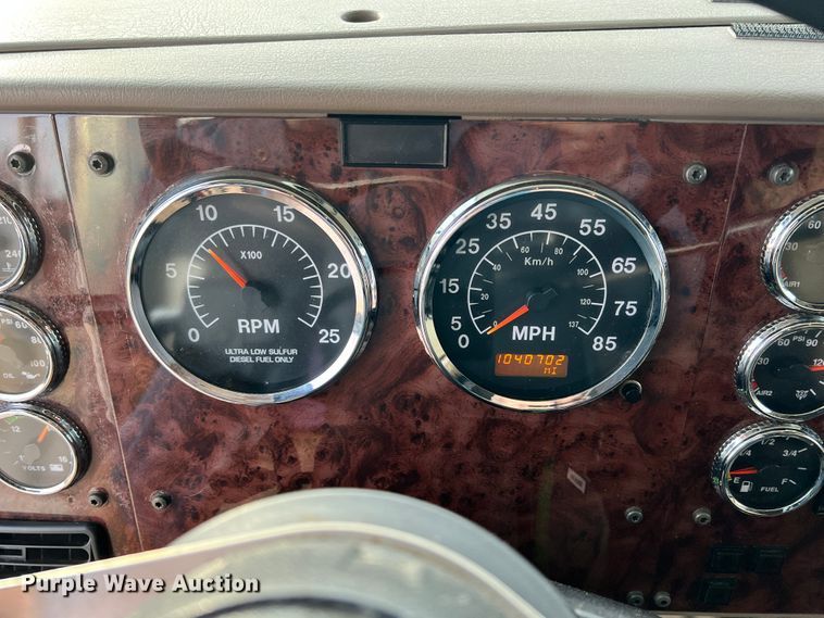 image for item ID9627 2009 International 9900i  semi truck