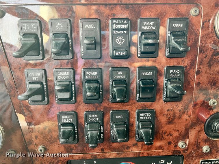 image for item ID9627 2009 International 9900i  semi truck